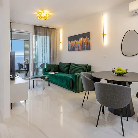 Eden & Blue Horizon Apartament *