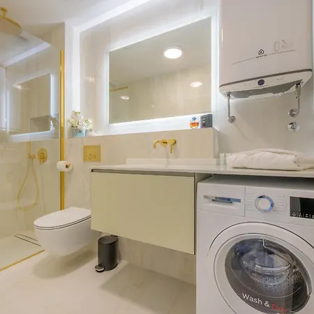 Eden & Blue Horizon Apartament *